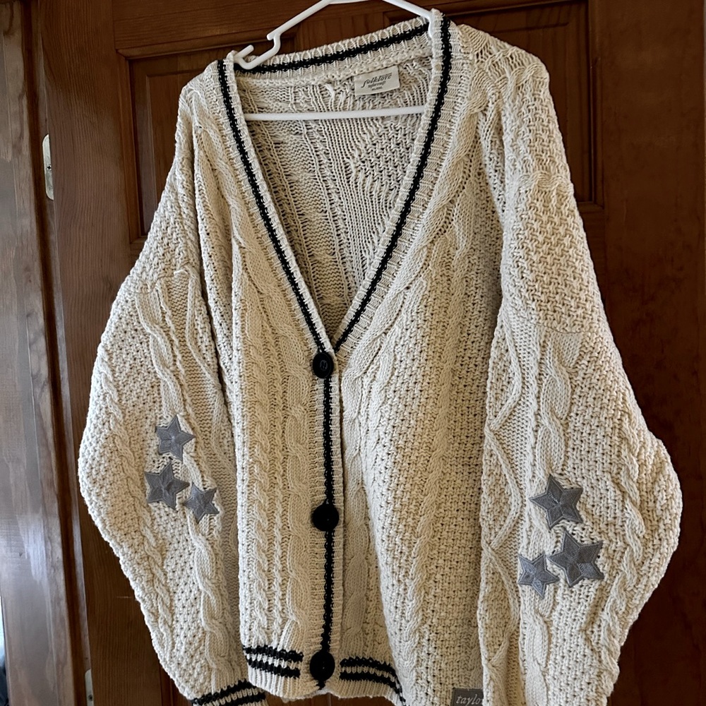 Taylorr Swift Evermore Cardigan NWT Size XL/2XL